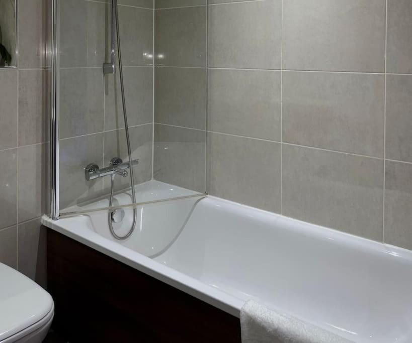 Cosy City Centre Apartment With Parking Birmingham Exterior photo